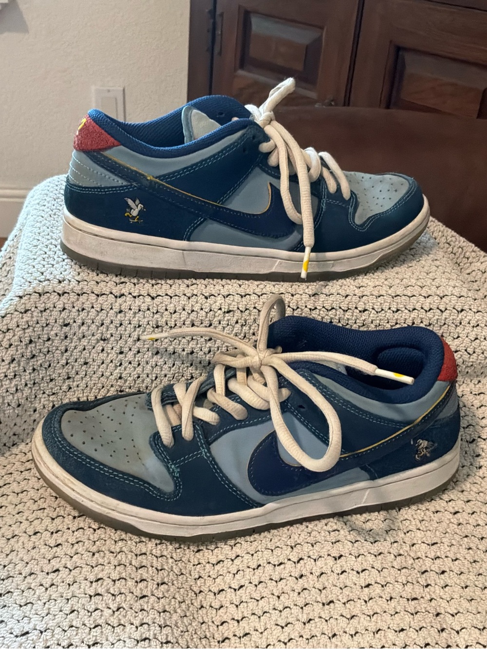 Nike Kids Blue and Red Low-Top Sneakers with White Laces